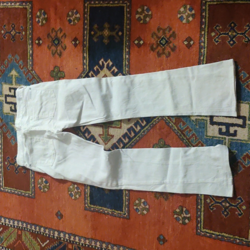 Seven for All Mankind white jeans size 28